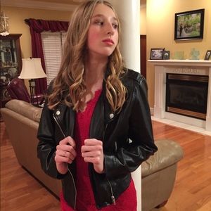 Meet your Posher, Andrea